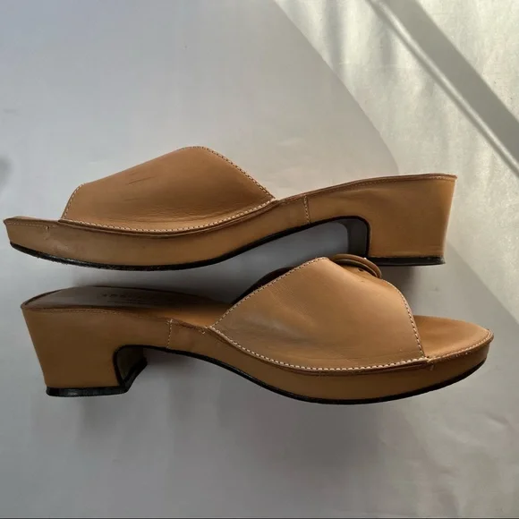 Donald J. Pliner Tan Leather Wedge Slides Sandals Buckle Size 7.5 Narrow - Picture 8 of 14